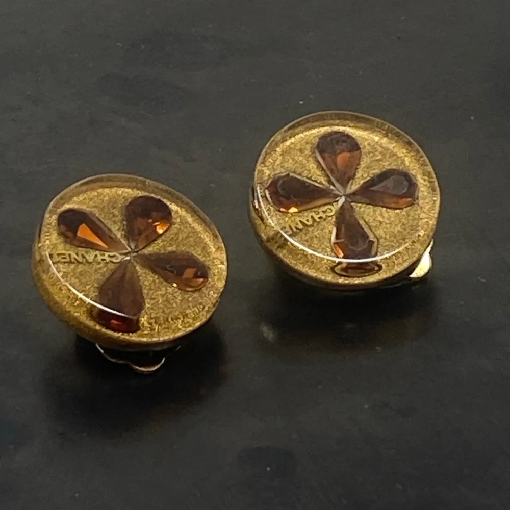 Chanel Vintage Lucite Amber Four Leaf Clip On Earrings - Picture 3 of 16